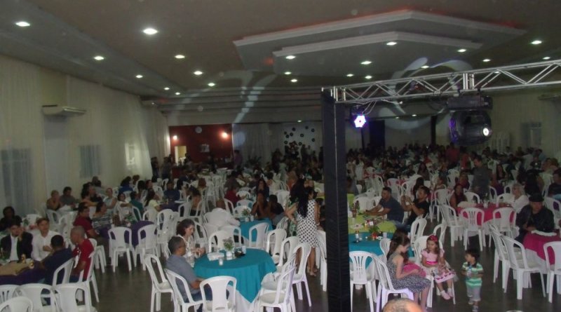 Festa anual dos trabalhadores em educação em Vilhena