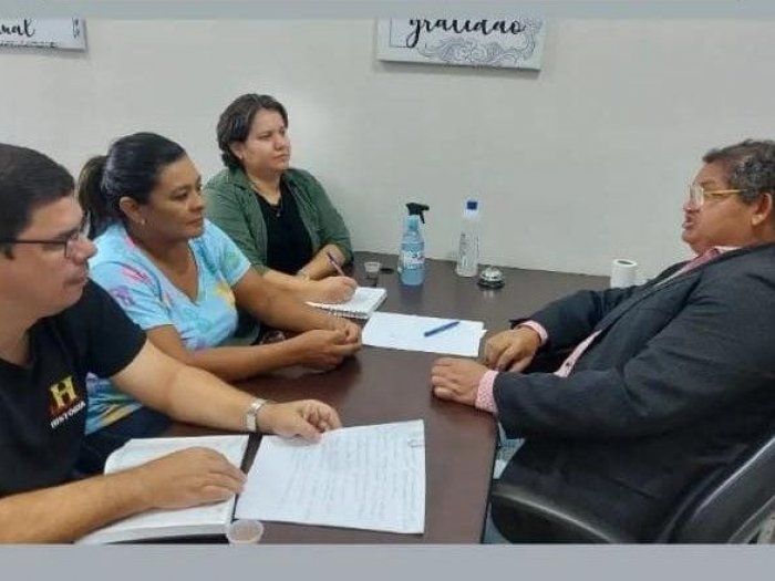Condições de trabalho dos servidores municipais da Educação de Guajará-Mirim