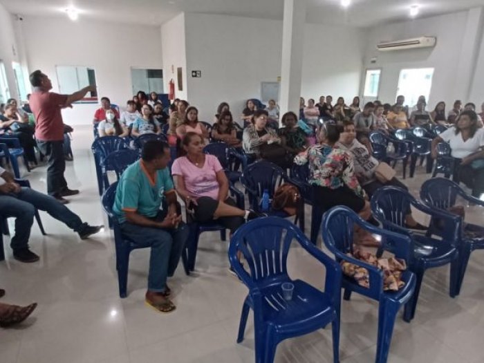 Sintero - Regional Mamoré realiza assembleia com trabalhadores em educação municipais de Guajará-Mirim