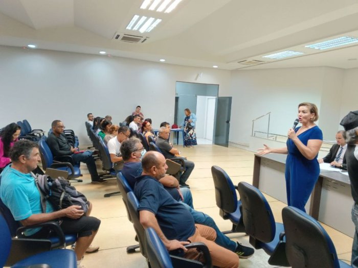 Trabalhadores e trabalhadoras em educação de Porto Velho decidem judicializar piso salarial em assembleia extraordinária