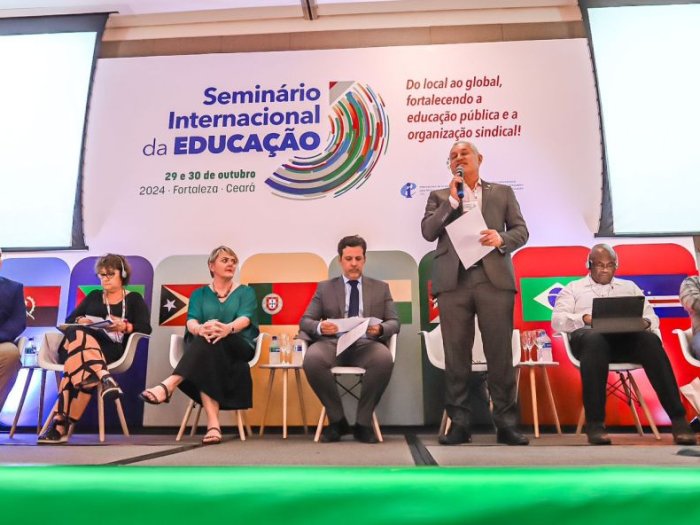 SINTERO participa do Seminário Internacional da Educação em Fortaleza