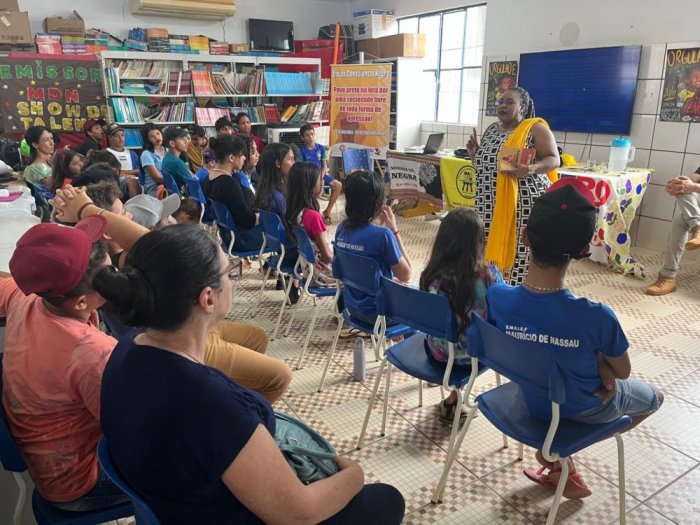 SINTERO realiza atividade sindical sobre educação antirracista na EMEIEF Maurício de Nassau em Alto Paraíso