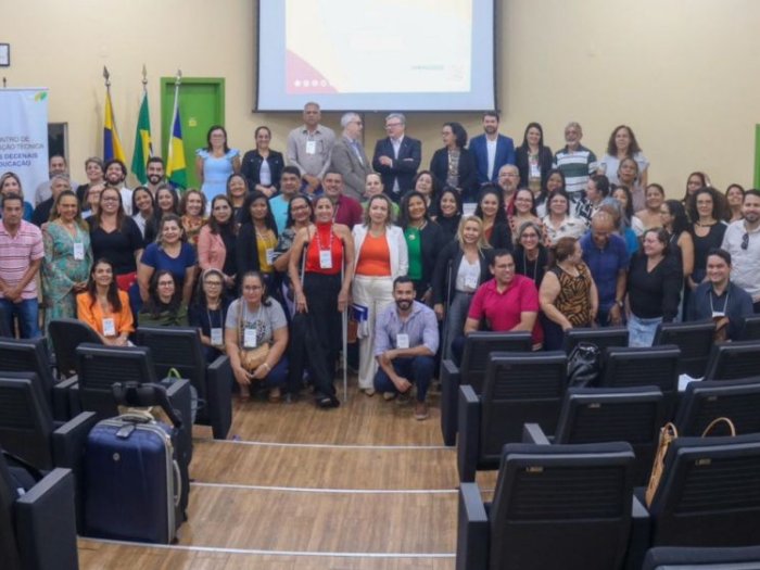 SINTERO e CNTE participam de encontro para elaboração dos planos decenais de educação