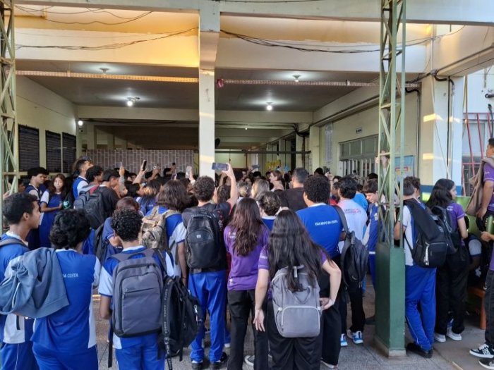 Comunidade escolar da Escola João Bento da Costa contesta exoneração de Chiquinho Lopes e Ivonete Vieira