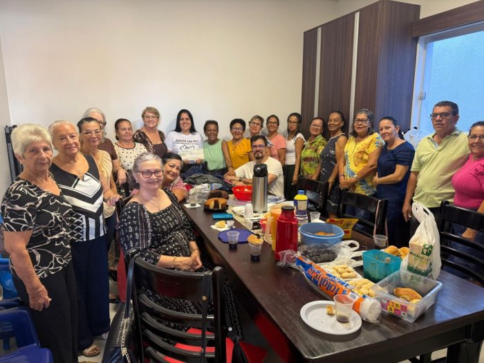 Aposentadas/os da Regional Café realizam bazar beneficente e destinam primeira doação a instituição de proteção animal