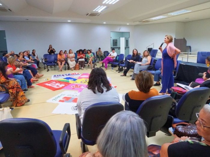 SINTERO recebe Eutália Barbosa para debater violência e direitos das mulheres em Rondônia