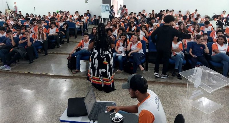 Sintero promove palestras em escolas de Cacoal em mais um projeto Novembro Negro 