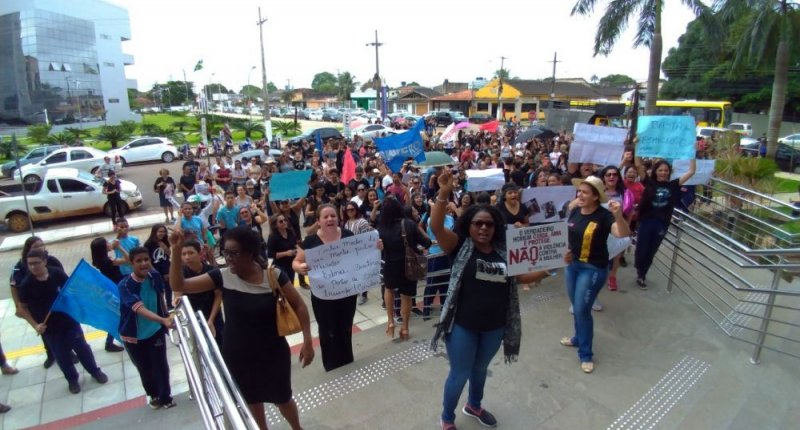 Sintero realiza ato público contra o feminicídio e em defesa dos direitos das mulheres