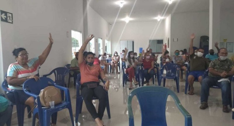 Trabalhadores em educação de Guajará-Mirim discutem pautas de interesse da categoria em assembleia 