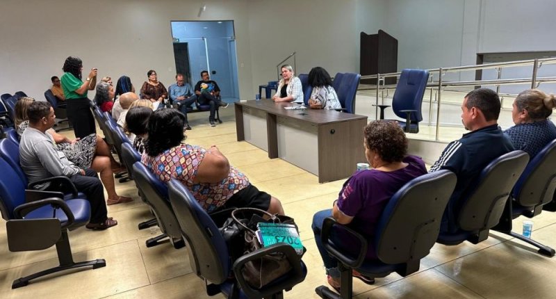Sintero recebe a deputada Cláudia de Jesus e discute sobre principais demandas dos trabalhadores em educação 