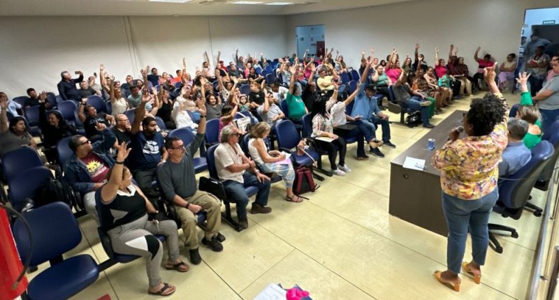Trabalhadores em educação elegem Comissão Eleitoral que conduzirá eleição do Sintero em 2023