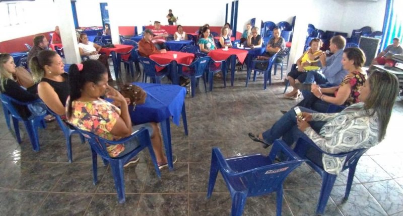 Sintero promove café da manhã com servidores aposentados na Regional Centro I