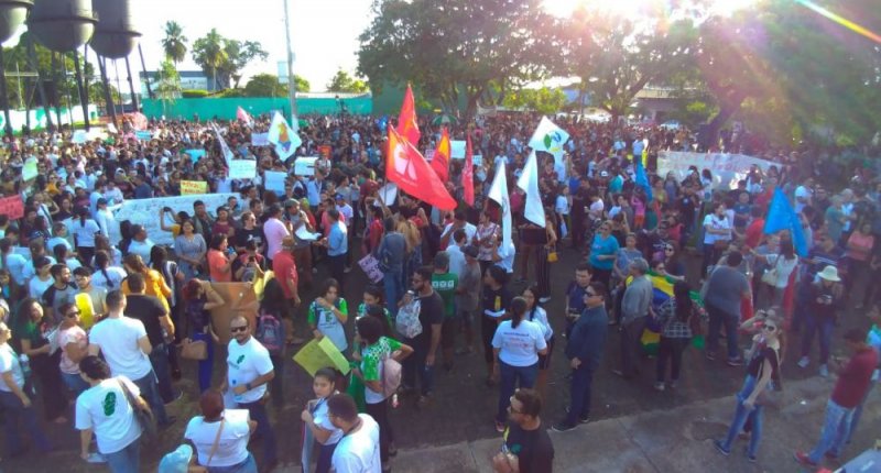 Sintero e IFEs reúnem milhares de pessoas no dia da Greve Nacional da Educação em Rondônia