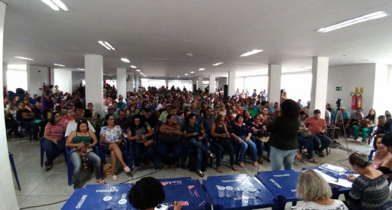 Governador Confúcio Moura diz que vai agilizar proposta para os trabalhadores em educação