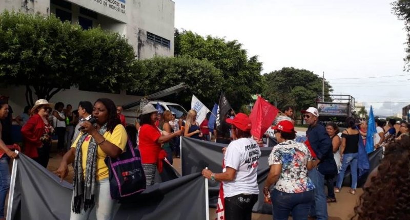 Trabalhadores em educação fazem manifestação em Ariquemes nesta quinta-feira
