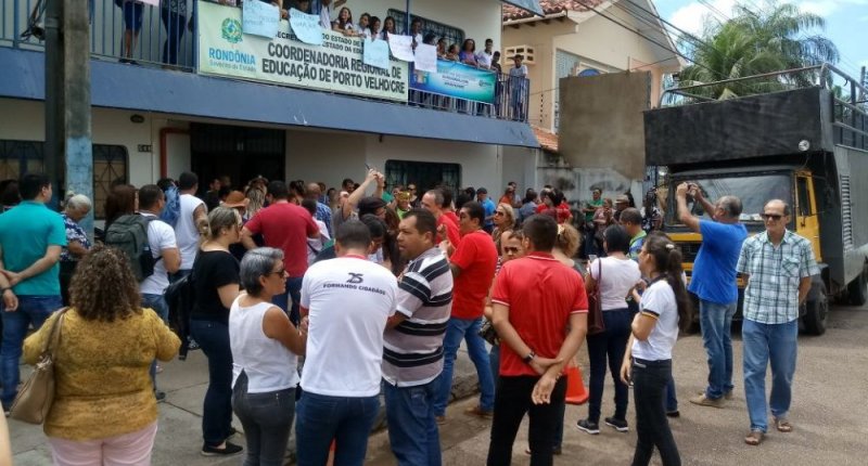 Trabalhadores em educação ocupam prédios da CRE em Porto Velho e no interior