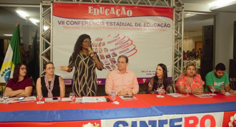 Candidatos a governador apresentam propostas para a educação na 7ª Conferência do Sintero
