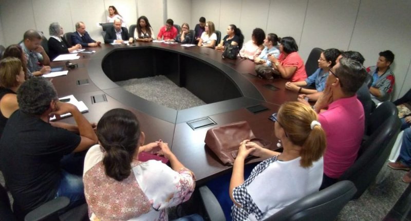 Governo promete solução emergencial para acabar com os furtos na Escola Maria Carmosina em Porto Velho