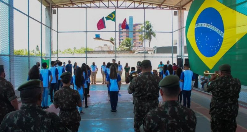 Governo Federal anuncia fim do projeto das escolas cívico-militares