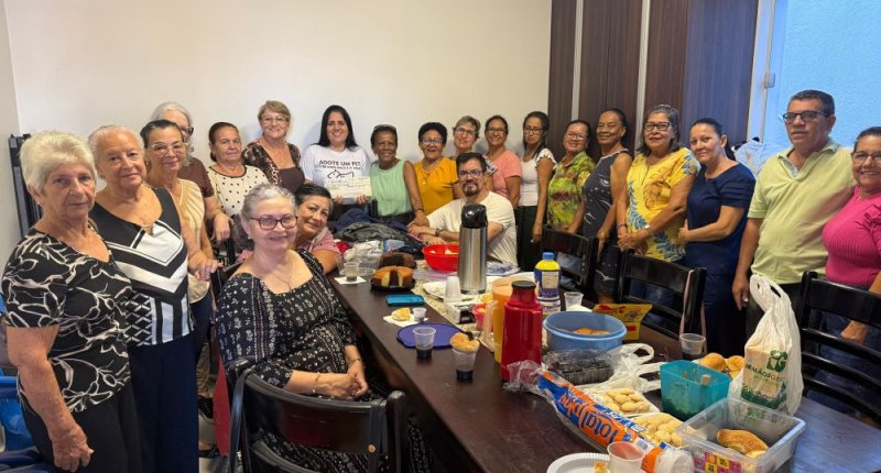 Aposentadas/os da Regional Café realizam bazar beneficente e destinam primeira doação a instituição de proteção animal
