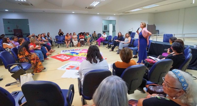 SINTERO recebe Eutália Barbosa para debater violência e direitos das mulheres em Rondônia